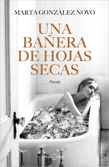 Una Bañera con Hojas Secas