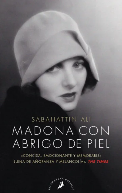Madona con Abrigo de Piel